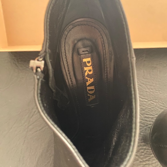 Prada Calzature Donna Bootie - Excellent Condition - Black Size 37.5 - Picture 8 of 15